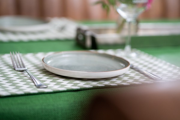 Hochwertige, grüne Tischsets in 46x32 Accessoires | cm, Faltmarkisen, | Balkonsichtschutz Sonnensegel Heimtextilien nach wendbar und Textile von Maß | Seilspannmarkisen